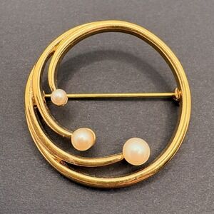Vintage Monet Circle Swirl Brooch Gold Tone w/ Faux Pearl Classic Glam